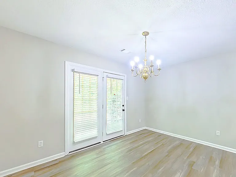 491 Connemara Trl — Photo 13