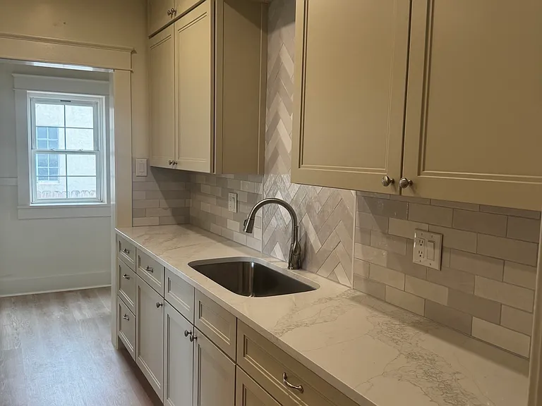 317 Dartmouth Dr SE — Photo 25