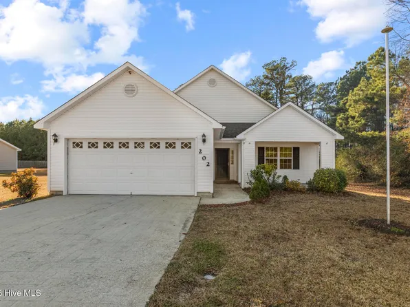 202 Scout Lane, Chinquapin, NC 28521