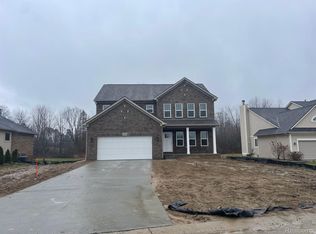 2290 Village Woods Dr, Grand Blanc, MI 48439