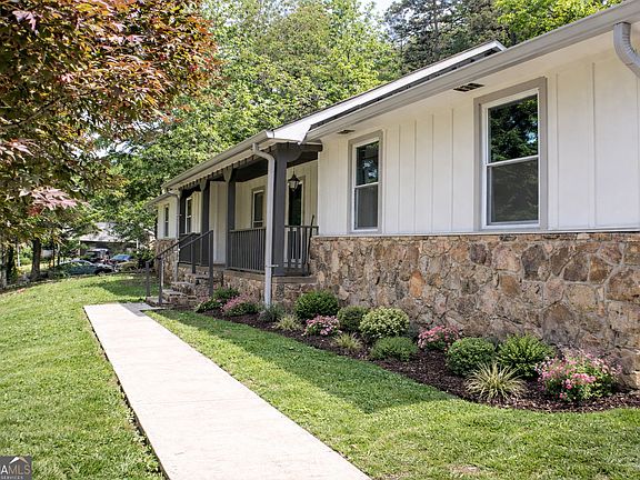 3rd image of 409 Flora Avenue Ext SE