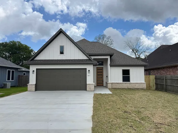 817 Dallas St, Port Neches, TX 77651