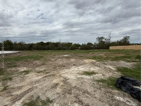 2318 Pagosa Springs Dr, Bryan, TX 77803