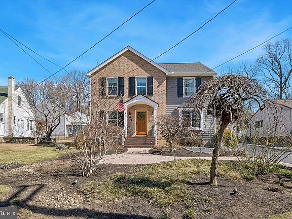 3rd image of 649 Glendale Rd