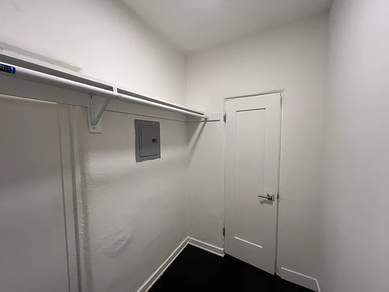 127 N Edgemont St #4 — Photo 18