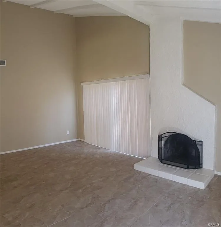 3 bed, 1280 sqft, $4,200 — Photo 3