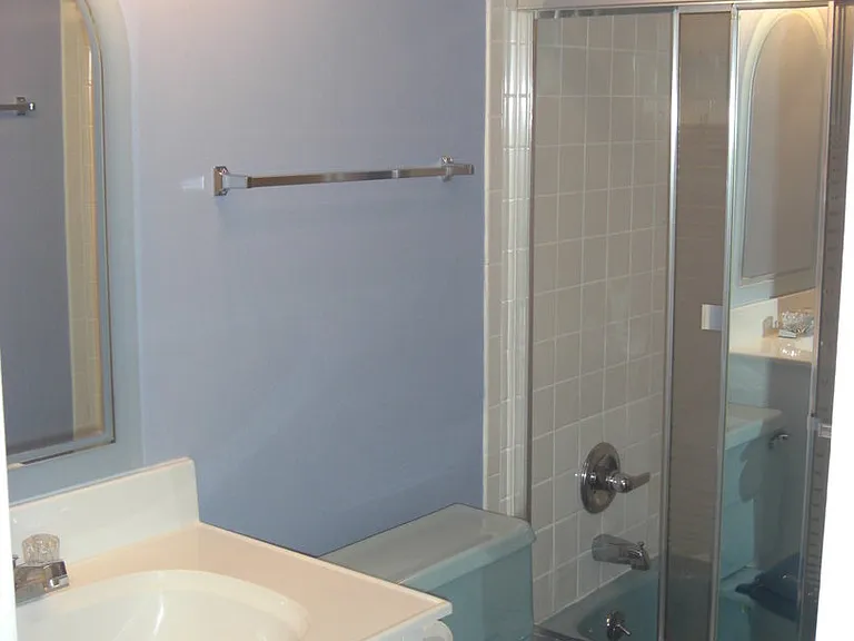 Hollyberry Ave — Photo 20