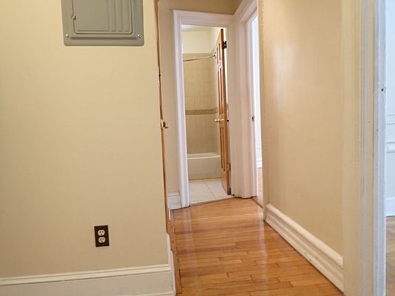 4th image of 1022 Carroll St APT 2R