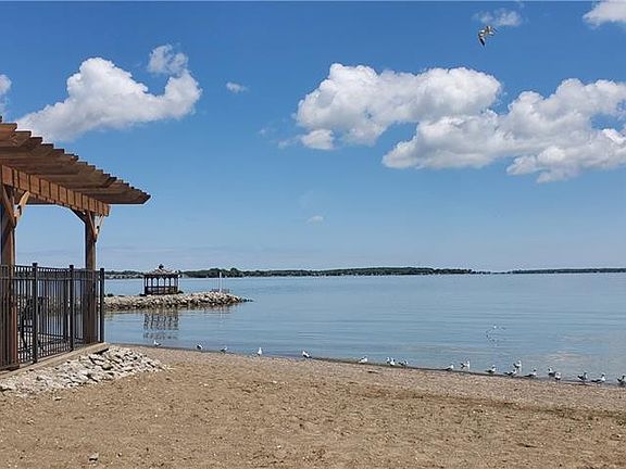 5th image of 2658 S Waterside Ct #912