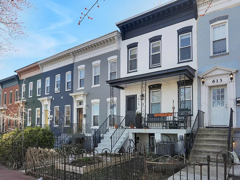 615 10th St NE #B — Photo 16