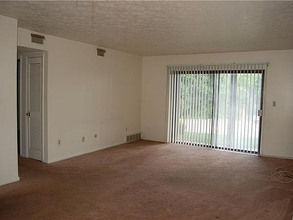 4th image of 4309 Earl Dr APT C3