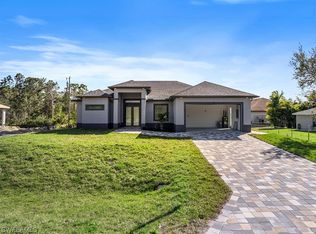 1605 W 9th St, Lehigh Acres, FL 33972