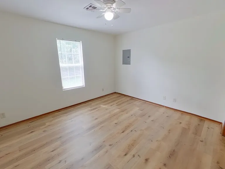 611 S Mount Carmel St — Photo 11