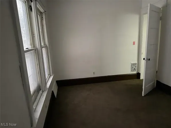 1340 E 85th St #1, Cleveland, OH 44103