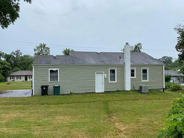 427 E Elliott Ave — Photo 12