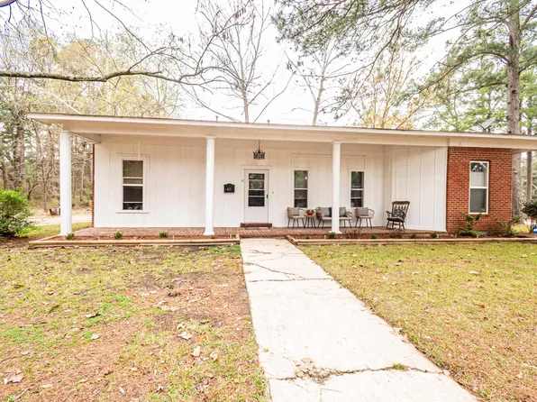 417 Pledger St, Fordyce, AR 71742