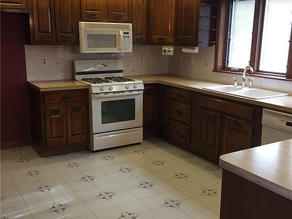 5th image of 3761 Dogwood Ln