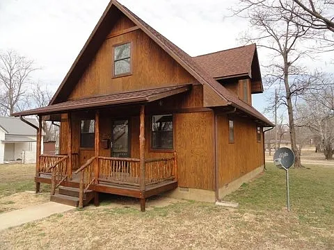 1219 Hill St — Photo 1