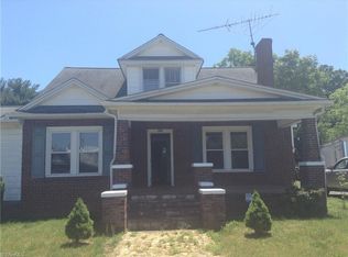 100 School St, King, NC 27021