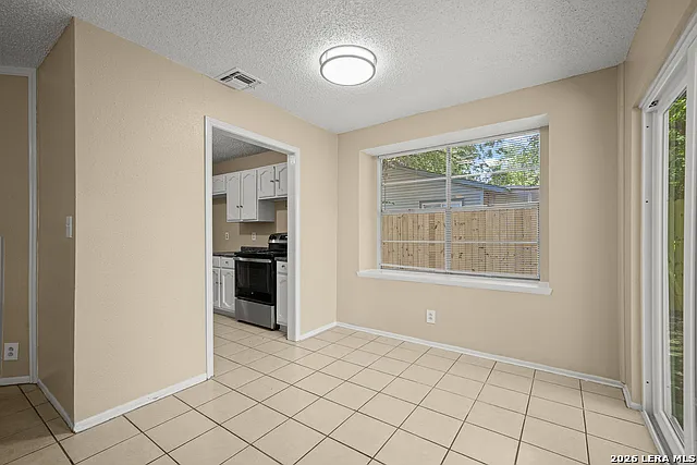 5019 Stockman Dr — Photo 6
