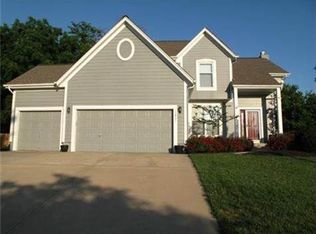 11867 S Skyview Ln, Olathe, KS 66061