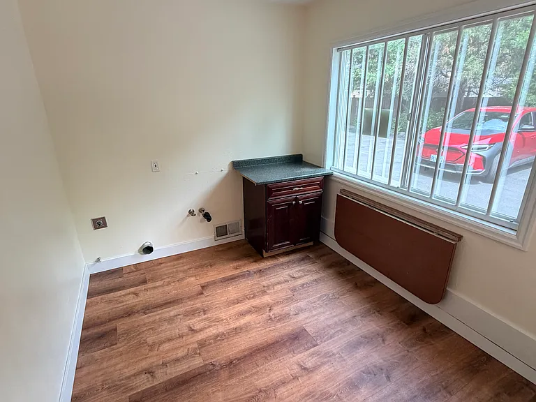 330 NE 102nd Ave — Photo 34
