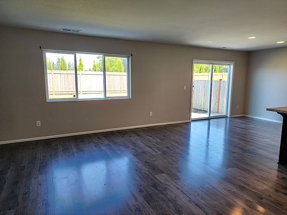 4th image of 2844 Mahogany St NE