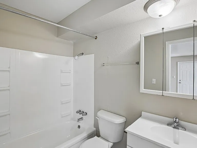 Pleasant Grove Apartments — Photo 25
