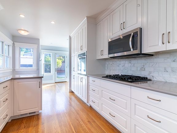 2nd image of 863 Paloma Ave