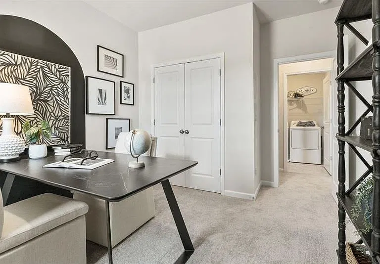 323 Sammon Way — Photo 37
