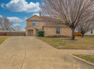 332 Bob White Dr, Red Oak, TX 75154