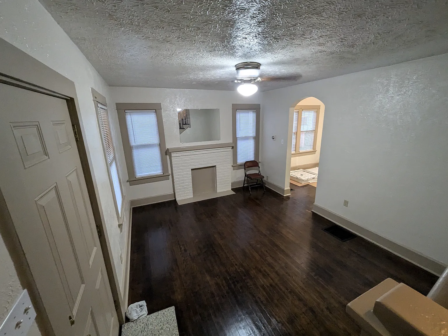 2 bed, 1200 sqft, $975 — Photo 2