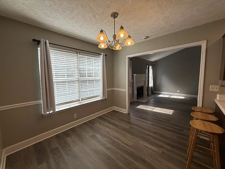 1252 Ballater Dr — Photo 4