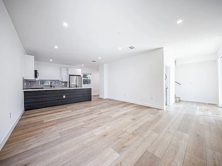 11311 Collins St — Photo 14