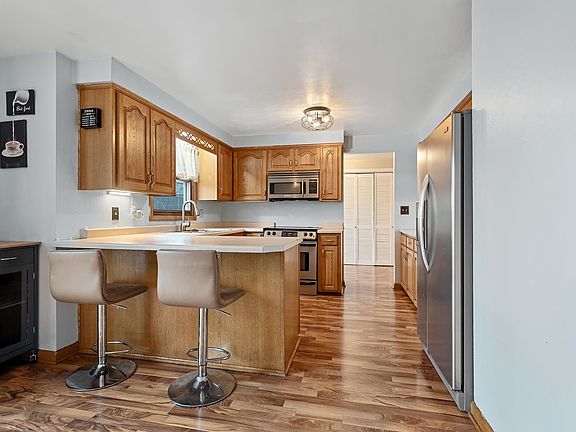 3rd image of 3634 Glenbrooke Ln