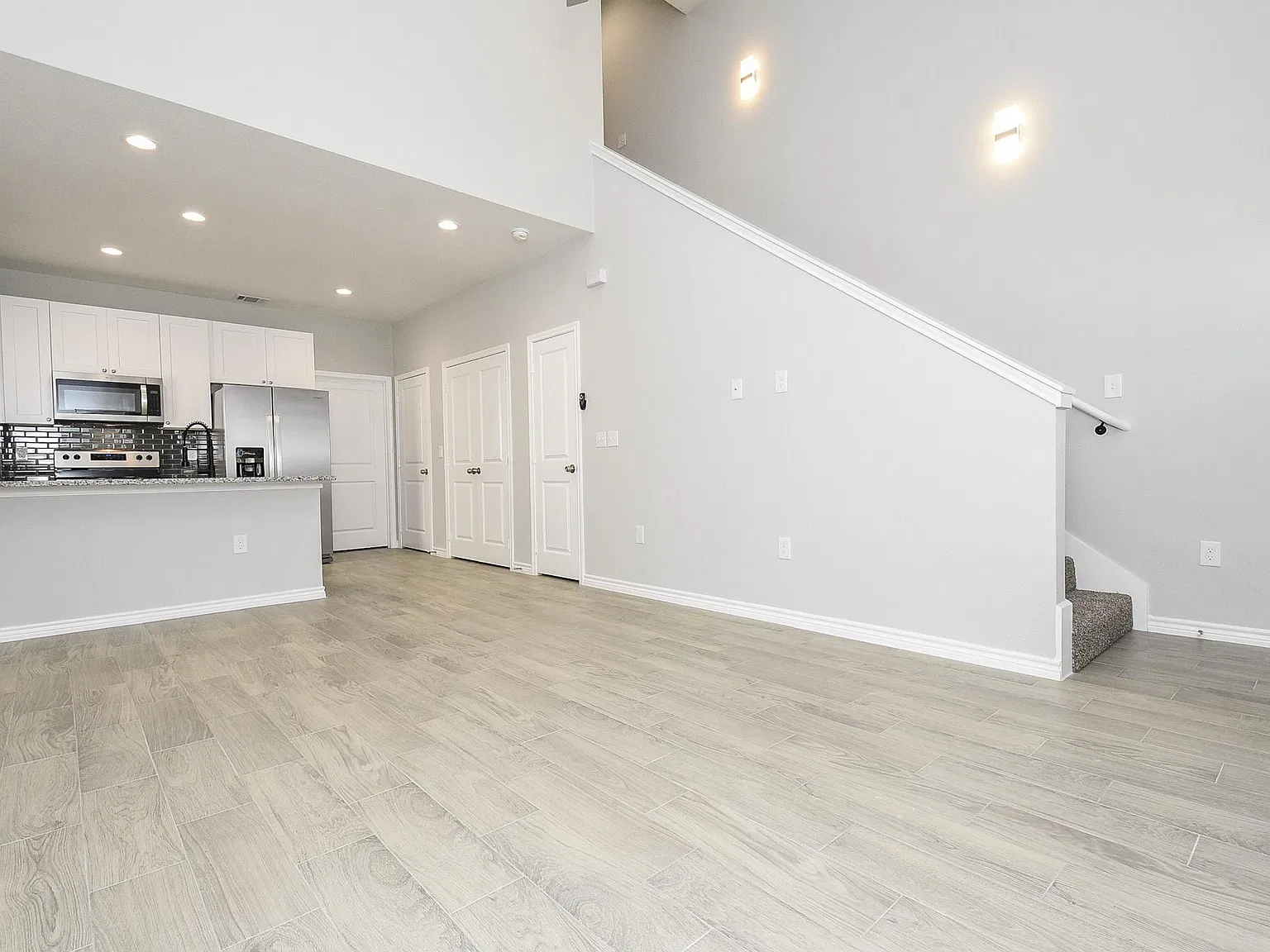 3 bed, 2.5 bath, 1188 sqft, $1,395 — Photo 3