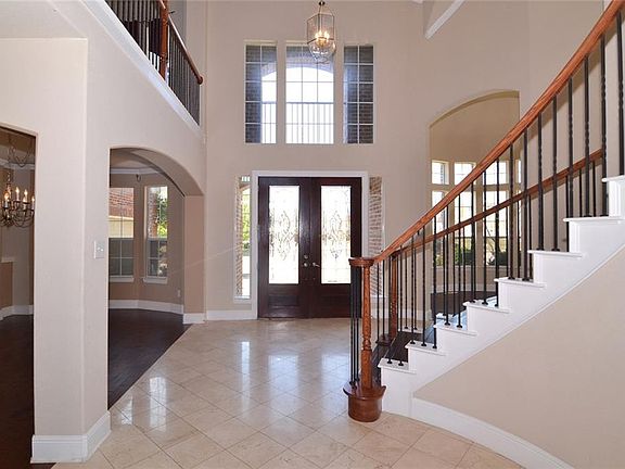 2nd image of 240 Chapel Hill Dr