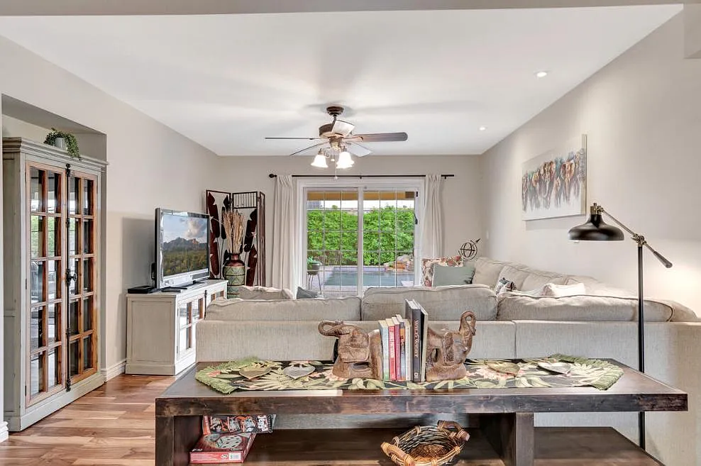 8313 E Meadowbrook Ave — Photo 4