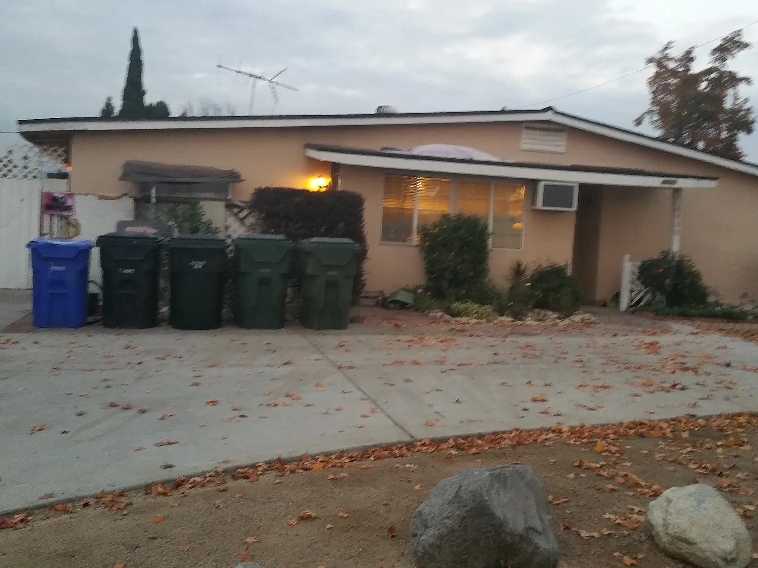 4 bed, 1143 sqft, $3,400 — Photo 2