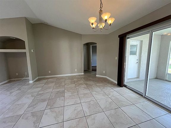 5th image of 3605 Caballero Ave