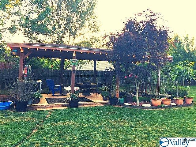 2nd image of 102 Fernglen Cir