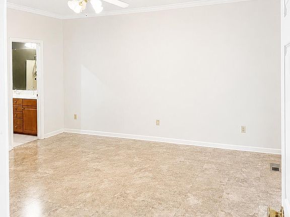 3rd image of 28 Baymeadows Dr
