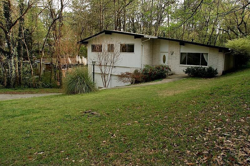 Beautiful front yard, 2 car garage