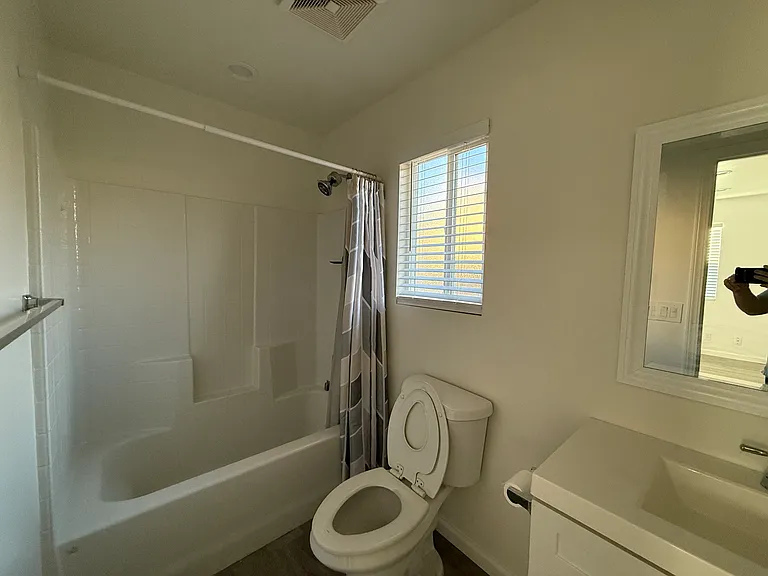 206 W Robertson Rd #A — Photo 9