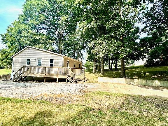 4th image of 940 Highland Dr