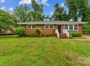 1631 Vancouver Dr, Charlotte, NC 28213