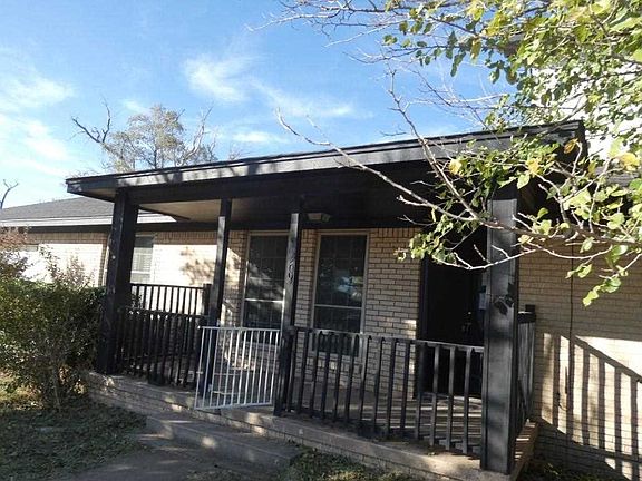 3rd image of 209 E 4th St