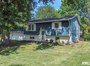 2 Groton Dr, Springfield, IL 62702