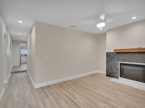 3rd image of 2509 W North B St
