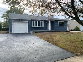 52 Oakfield Rd, Toms River, NJ 08757